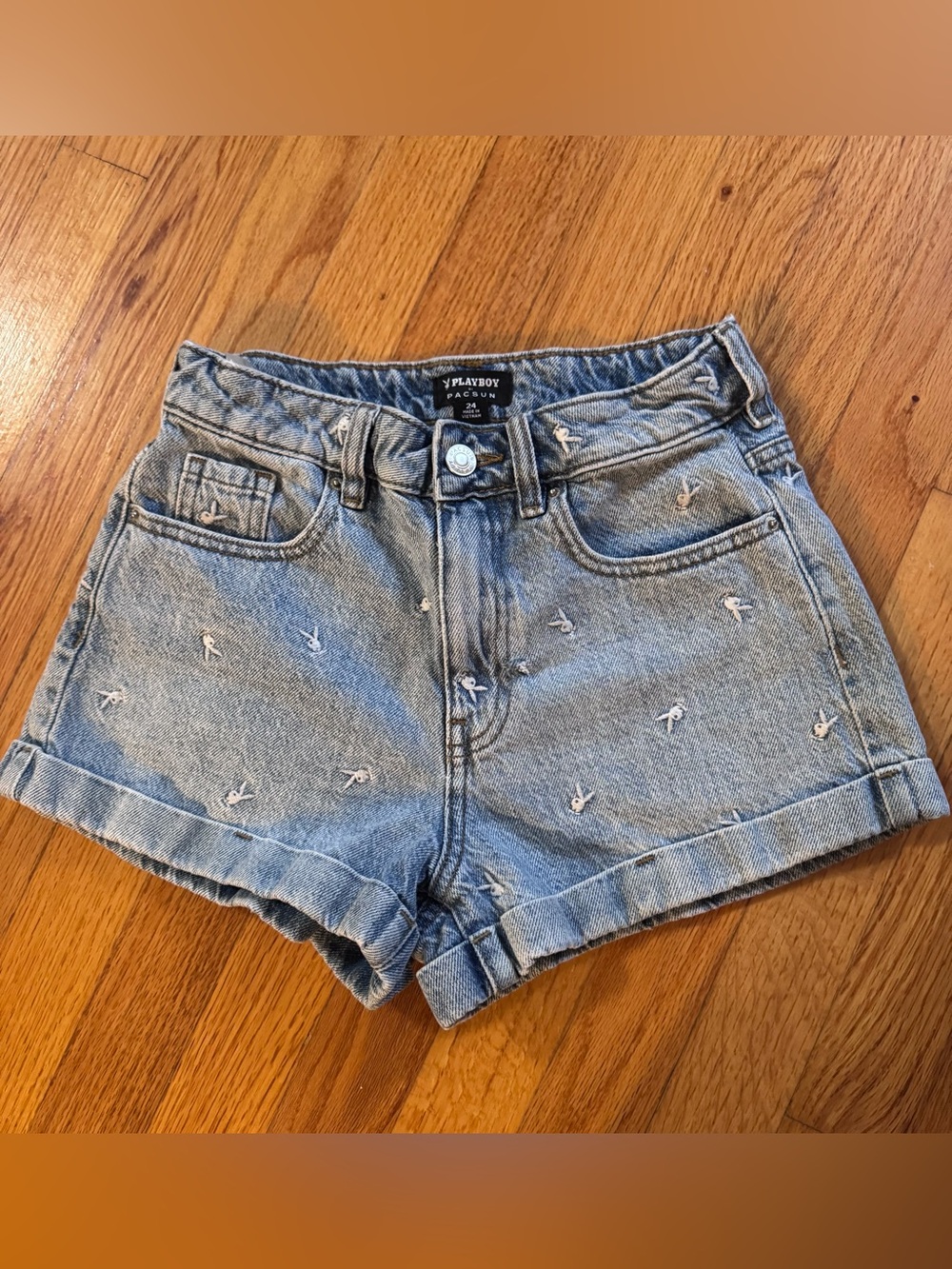 PLAYBOY by Pacsun Embroidered Bunny Denim Shorts - Light Blue 2” inseam size 24